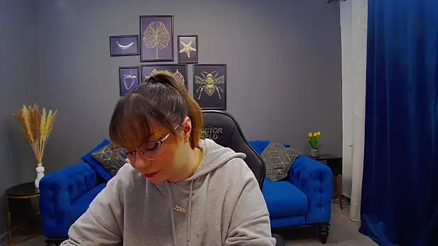 Snapshot of Katewalker_ chatting on 01.08.25 Katewalker online show from 01.08.25