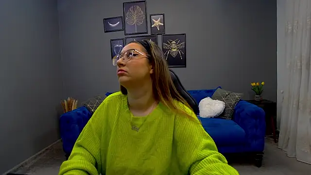 Snapshot of Katewalker_ chatting on 02.04.25 Katewalker online show from 02.04.25