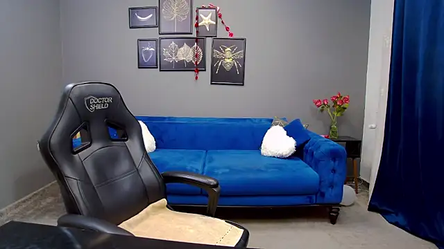 Katewalker  online show from 02.17.25