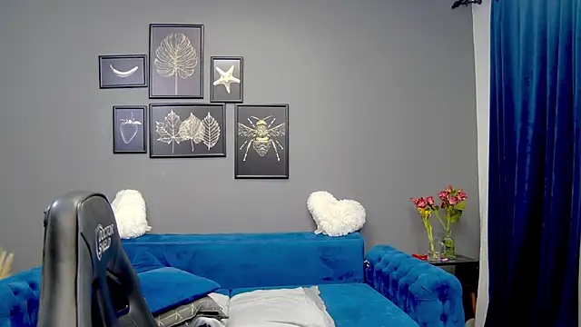 Snapshot of Katewalker_ chatting on 03.20.25 Katewalker online show from 03.20.25