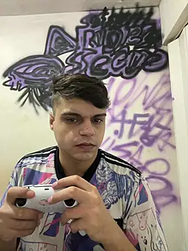 Snapshot of Magosupreme chatting on 04.01.26 Magosupreme online show from 04.01.26