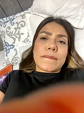 martina contreras online show from 10.26.25