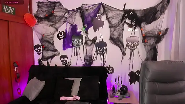 Cata green online show from 10.14.25