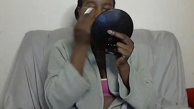 sluttylaura21 online show from 03.16.25