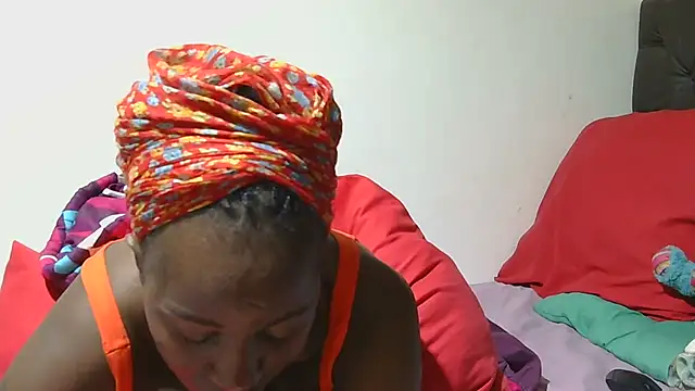 sluttylaura21 online show from 09.20.25