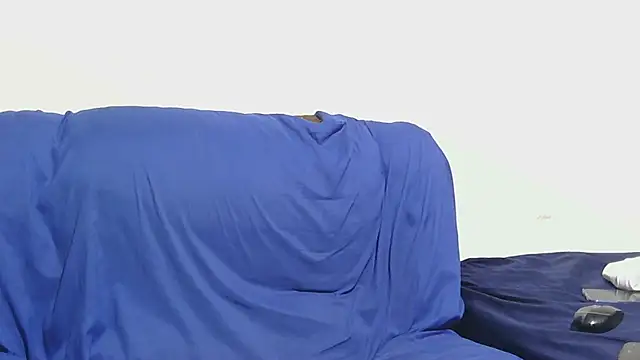 sluttylaura21 online show from 03.15.26