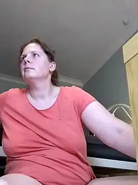 Snapshot of xxSexyBushLinnxx chatting on 12.02.24 xxSexyBushLinnxx online show from 12.02.24