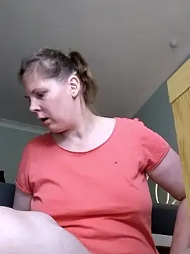 Snapshot of xxSexyBushLinnxx chatting on 12.04.24 xxSexyBushLinnxx online show from 12.04.24