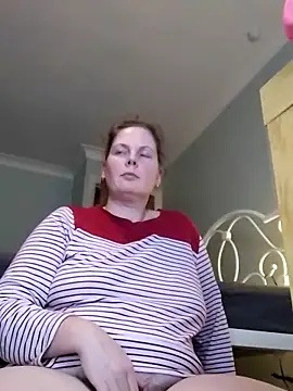 Snapshot of xxSexyBushLinnxx chatting on 12.07.24 xxSexyBushLinnxx online show from 12.07.24