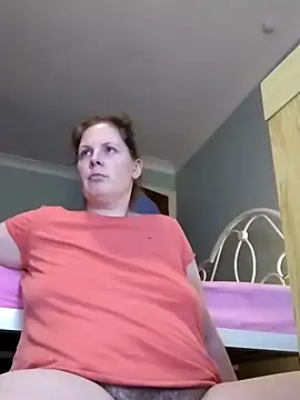 Snapshot of xxSexyBushLinnxx chatting on 12.18.24 xxSexyBushLinnxx online show from 12.18.24