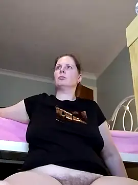 Snapshot of xxSexyBushLinnxx chatting on 12.25.24 xxSexyBushLinnxx online show from 12.25.24