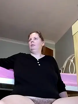 Snapshot of xxSexyBushLinnxx chatting on 12.28.24 xxSexyBushLinnxx online show from 12.28.24