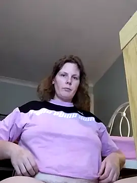 Snapshot of xxSexyBushLinnxx chatting on 01.01.25 xxSexyBushLinnxx online show from 01.01.25