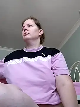 Snapshot of xxSexyBushLinnxx chatting on 01.07.25 xxSexyBushLinnxx online show from 01.07.25