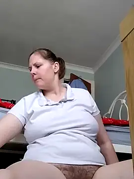 Snapshot of xxSexyBushLinnxx chatting on 03.04.25 xxSexyBushLinnxx online show from 03.04.25