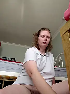 Snapshot of xxSexyBushLinnxx chatting on 03.05.25 xxSexyBushLinnxx online show from 03.05.25