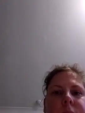 Snapshot of xxSexyBushLinnxx chatting on 12.16.25 xxSexyBushLinnxx online show from 12.16.25