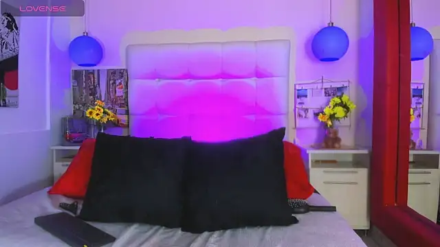 Snapshot of cinthya_walker1 chatting on 05.06.26 cinthya walker1 online show from 05.06.26