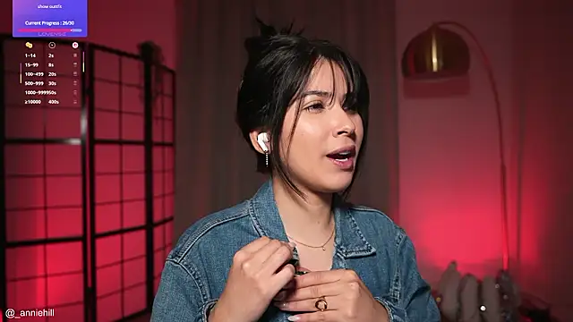 Snapshot of anniehillofficial chatting on 02.07.26 anniehillofficial online show from 02.07.26