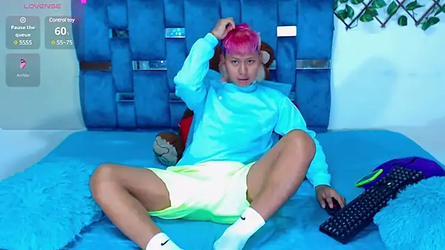 Snapshot of Hakim_prettynigg chatting on 01.05.25 Hakim prettynigg online show from 01.05.25