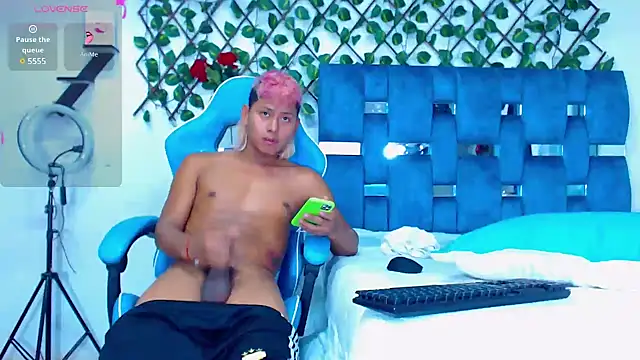 Snapshot of Hakim_prettynigg chatting on 01.17.25 Hakim prettynigg online show from 01.17.25