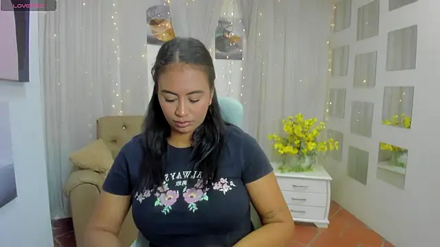 Snapshot of tracycum chatting on 01.31.25 tracycum online show from 01.31.25