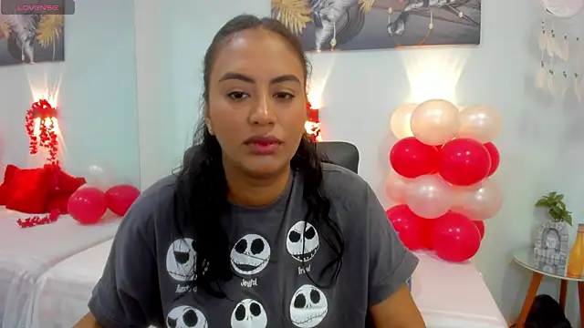 Snapshot of tracycum chatting on 02.10.25 tracycum online show from 02.10.25