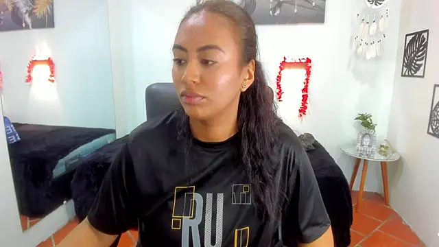 Snapshot of tracycum chatting on 02.26.25 tracycum online show from 02.26.25