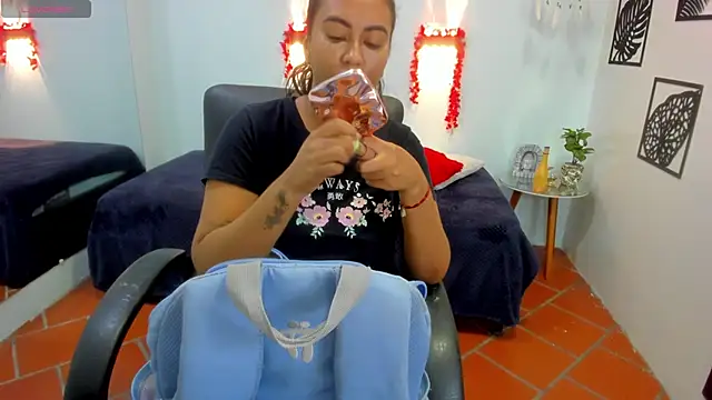 Snapshot of tracycum chatting on 03.16.25 tracycum online show from 03.16.25