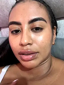 Snapshot of tracycum chatting on 11.04.25 tracycum online show from 11.04.25