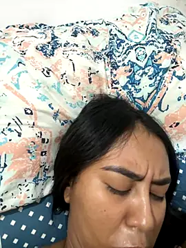 Snapshot of tracycum chatting on 11.11.25 tracycum online show from 11.11.25