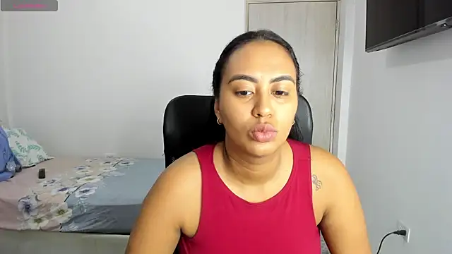 Snapshot of tracycum chatting on 11.20.25 tracycum online show from 11.20.25