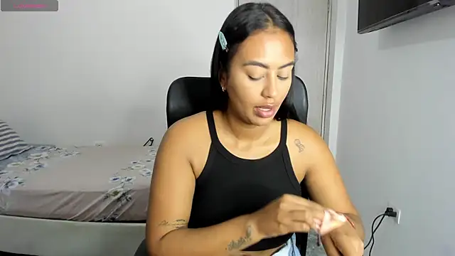 Snapshot of tracycum chatting on 12.05.25 tracycum online show from 12.05.25