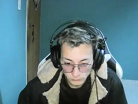 Snapshot of Jughead_16 chatting on 09.10.25 Jughead 16 online show from 09.10.25