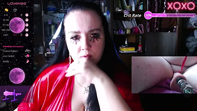 Snapshot of LeonaHarrison chatting on 10.31.25 LeonaHarrison online show from 10.31.25