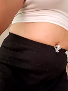Snapshot of KiraXTender chatting on 07.22.26 KiraXTender online show from 07.22.26