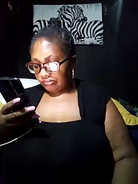 Snapshot of YELLOW_BONE chatting on 01.15.25 YELLOW BONE online show from 01.15.25