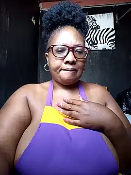 Snapshot of YELLOW_BONE chatting on 02.09.25 YELLOW BONE online show from 02.09.25