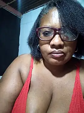 Snapshot of YELLOW_BONE chatting on 02.13.25 YELLOW BONE online show from 02.13.25