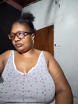 Snapshot of YELLOW_BONE chatting on 02.16.25 YELLOW BONE online show from 02.16.25
