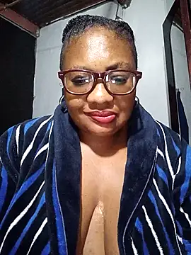 Snapshot of YELLOW_BONE chatting on 03.04.25 YELLOW BONE online show from 03.04.25