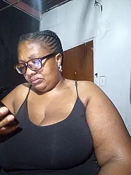 Snapshot of YELLOW_BONE chatting on 03.06.25 YELLOW BONE online show from 03.06.25