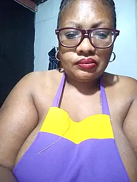Snapshot of YELLOW_BONE chatting on 03.16.25 YELLOW BONE online show from 03.16.25