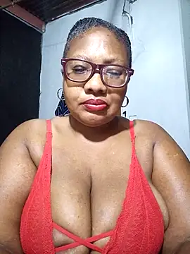 Snapshot of YELLOW_BONE chatting on 03.18.25 YELLOW BONE online show from 03.18.25