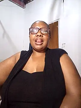 Snapshot of YELLOW_BONE chatting on 10.03.25 YELLOW BONE online show from 10.03.25