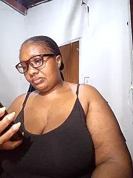 Snapshot of YELLOW_BONE chatting on 10.09.25 YELLOW BONE online show from 10.09.25