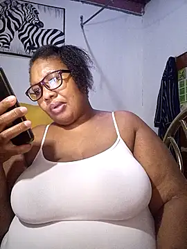 Snapshot of YELLOW_BONE chatting on 03.19.26 YELLOW BONE online show from 03.19.26