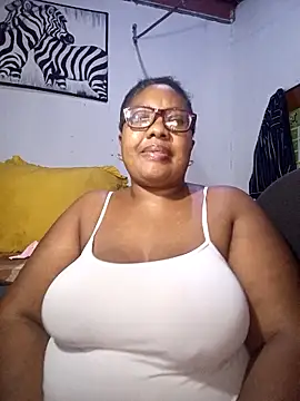 Snapshot of YELLOW_BONE chatting on 03.21.26 YELLOW BONE online show from 03.21.26