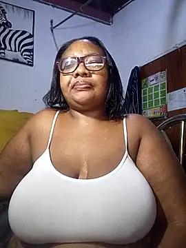 Snapshot of YELLOW_BONE chatting on 03.23.26 YELLOW BONE online show from 03.23.26