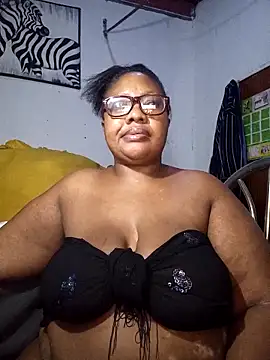 Snapshot of YELLOW_BONE chatting on 03.31.26 YELLOW BONE online show from 03.31.26